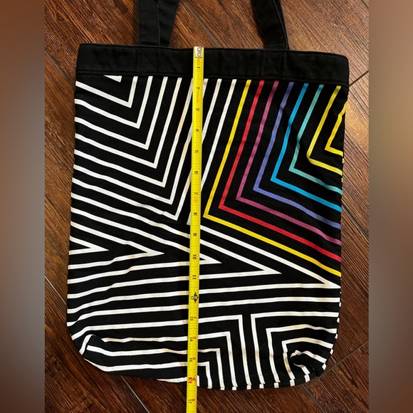 Tote bag with geometric pattern. 100% cotton. No brand tag. - Picture 4 of 10